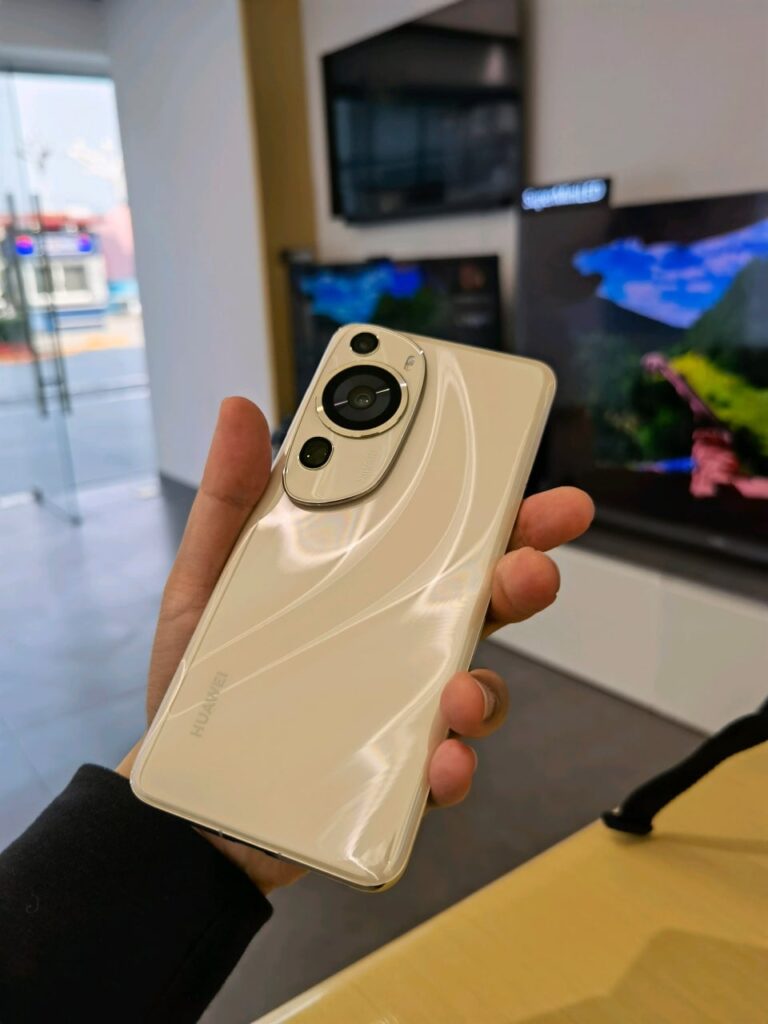 Let's catch the Huawei P60 Art first Impressions - Huawei Central